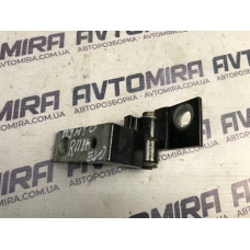 Петля передней левой двери нижний Fiat Punto 3 2005-2018 51825648